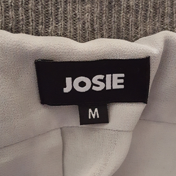 JOSIE - Gray Split Back Merino Wool Blend Sweater - Picture 4 of 5